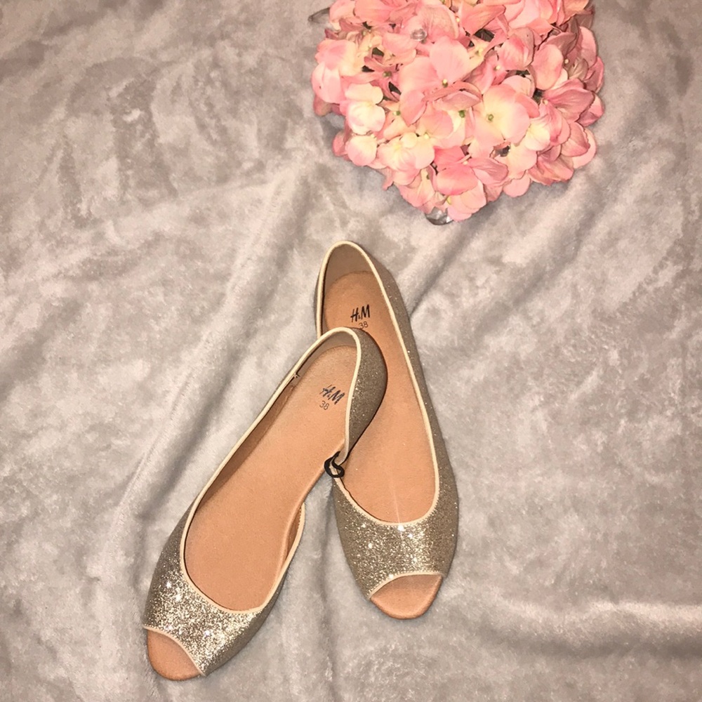 H&M GOLD SHOES✨